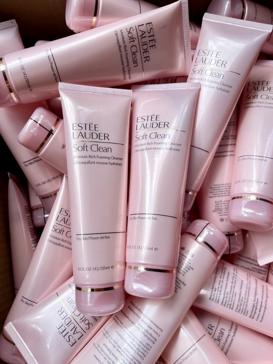 Estee Lauder Soft Clean Moisture Rich Foaming Cleanser 125ml.