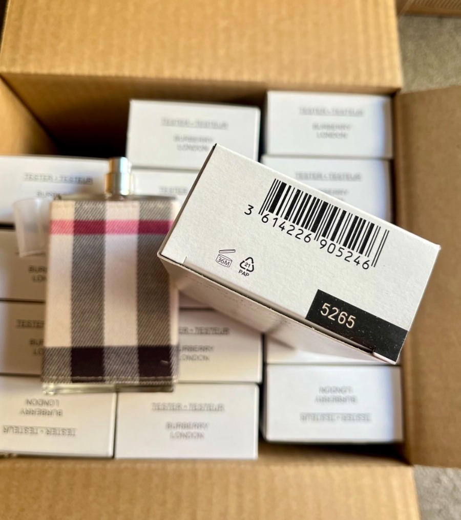 กล่องเทสเตอร์.ไม่มีฝา - Burberry London For Women Eau De Parfum 100ml. (เคาเตอร์ 4,600฿)