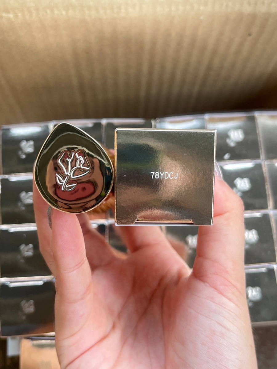 แปรง Lancome Absolue The Micro Glow Kabuki