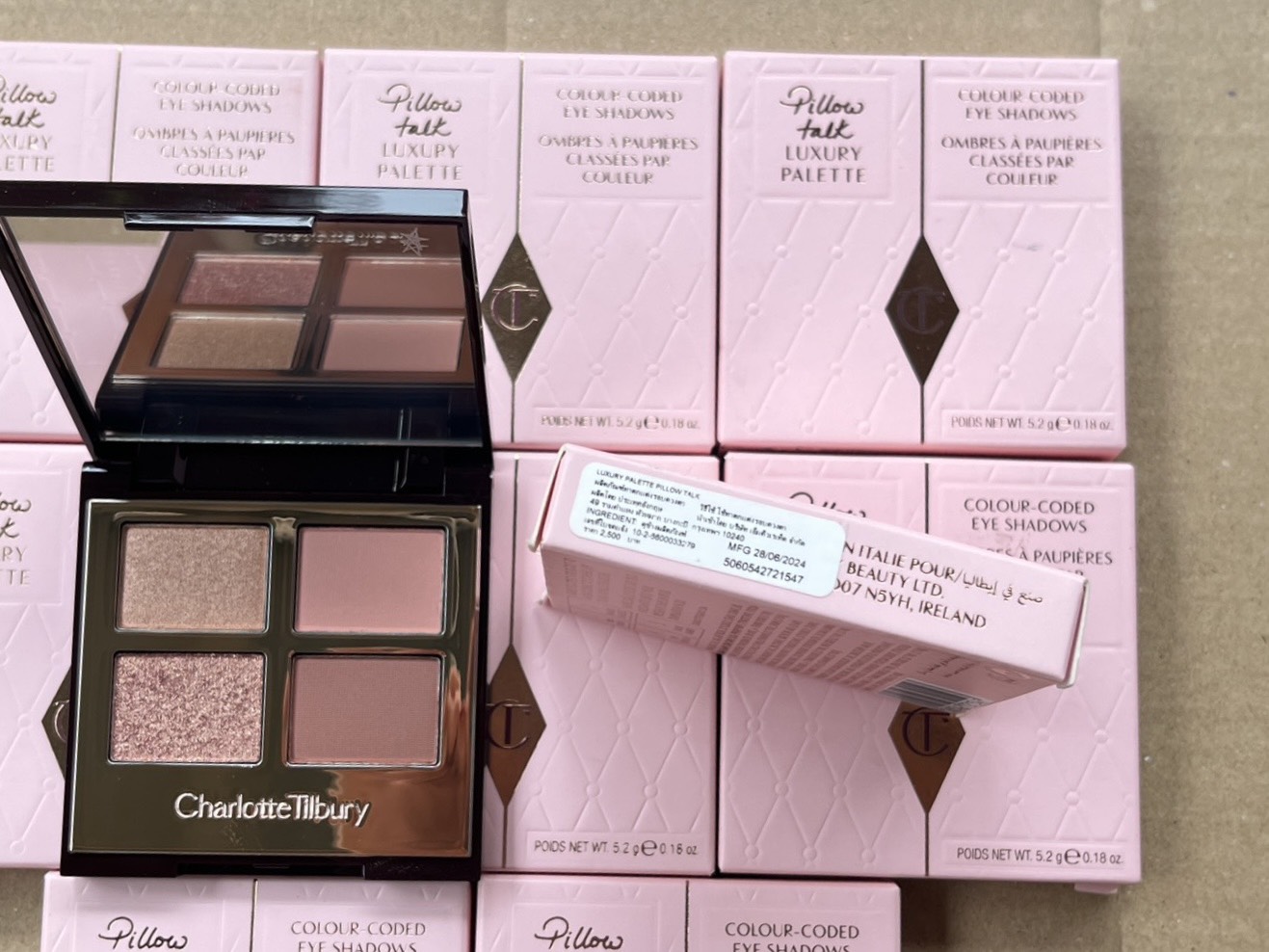 สคบ. Charlotte Tilbury Luxury Palette Eyeshadow 5.2g #Pillow Talk