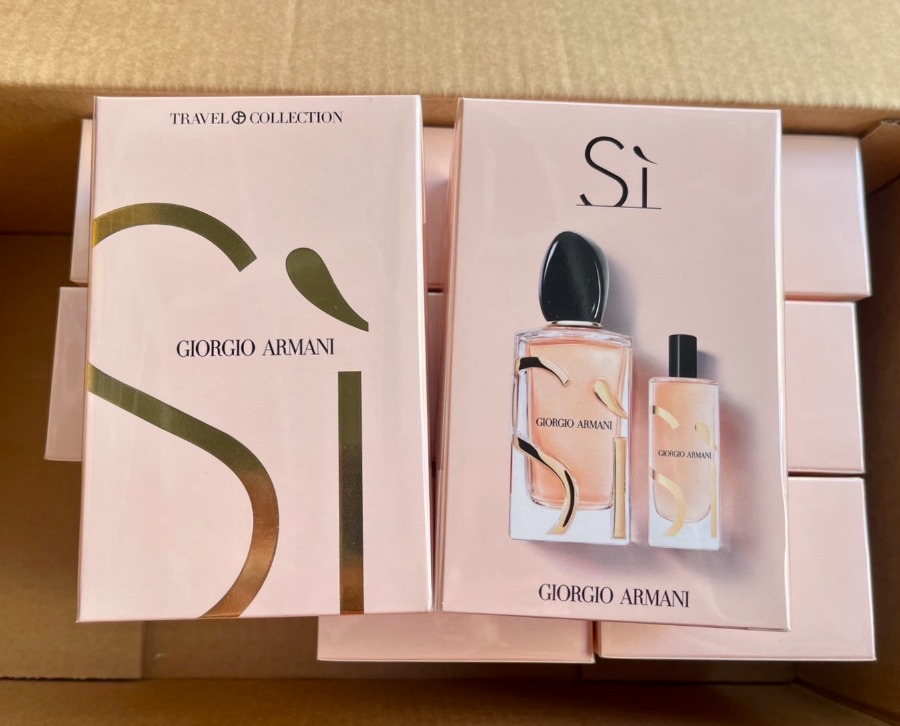 เซต/ครีมลายทอง Giorgio Armani Si Eau De Parfum Gift Set (100ml+15ml)
