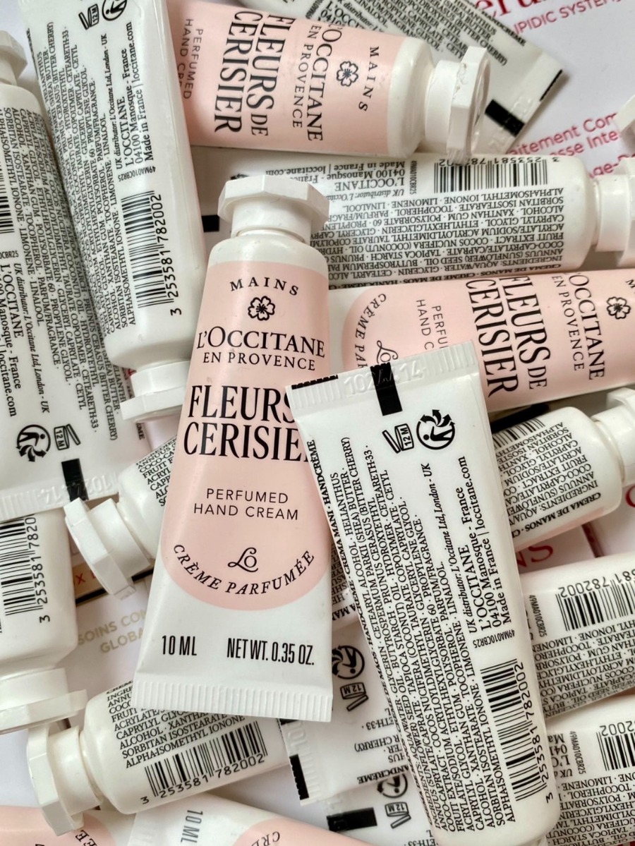 L'Occitane Fleurs De Cerisier Perfumed Hand Cream ขนาด 10ml.