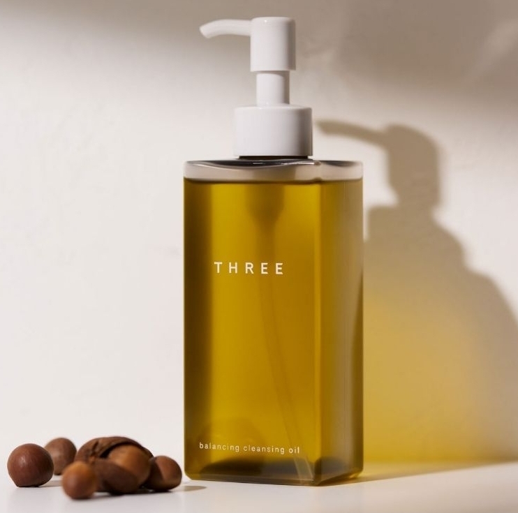 THREE Balancing Cleansing Oil 28ml.