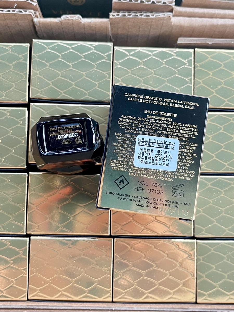 น้ำหอมจิ๋ว แบบแต้ม Versace Crystal Noir EDT 5ml.