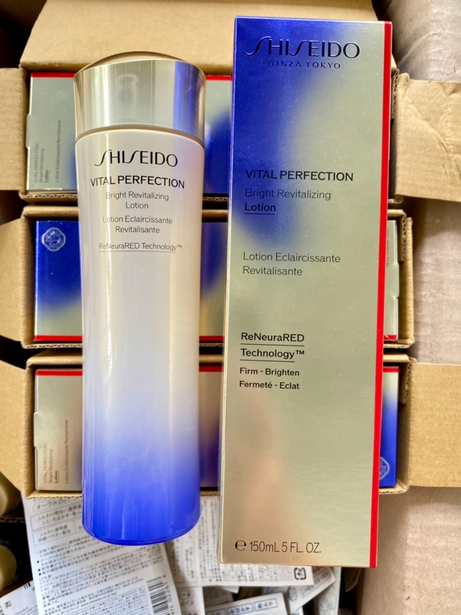 Shiseido โลชั่นบำรุงผิว Vital Perfection Bright Revitalizing Lotion 150ml. (เคาเตอร์ 3,750฿)