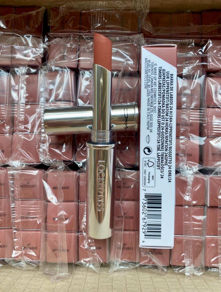 MAC Locked Kiss 24HR Lipstick 1.8g. #67 Meticulous (เคาเตอร์ 1,400฿)