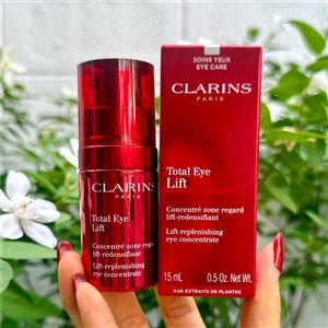 CLARINS Total Eye Lift 15ml. (เคาเตอร์ 3,900฿)