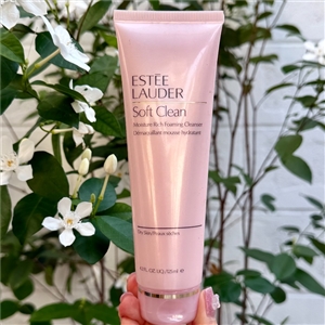 Estee Lauder Soft Clean Moisture Rich Foaming Cleanser 125ml.