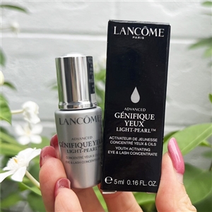 อายเซรั่มแบบขวด Lancome Advanced Genifique Yeux Light Pearl Youth Activating Eye And Lash Concentrate 5ml.