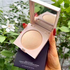 Laura Mercier Real Flawless Luminous Perfecting Pressed Powder 7g. #Translucent (เคาเตอร์ 2,200฿)