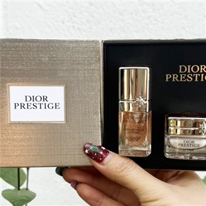 กล่องทอง Dior Prestige Set 2 items