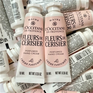 L'Occitane Fleurs De Cerisier Perfumed Hand Cream ขนาด 10ml.