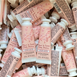 L'Occitane Fleurs de Cerisier Cherry Blossom Hand Cream  ขนาด 10ml.