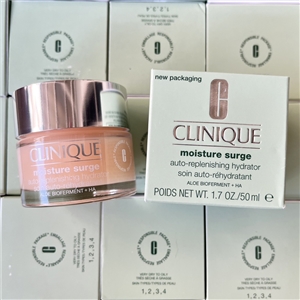 Clinique Moisture Surge 100.-Hour Auto-Replenishing Hydrator ขนาด 50ml. (เคาเตอร์ 1,900฿)