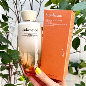Sulwhasoo Essential Revitalizing Water EX 150ml. (เคาเตอร์ 2,300฿)