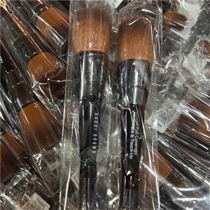 ดำ Bobbi Brown Full Coverage Face & Touch-Up Brush