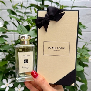 (น้ำหอม+กล่อง+โบว์) Jo Malone English Oak & Hazelnut 100ml. (เคาเตอร์ 6,400฿)