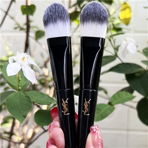 YSL Foundation Brush (4นิ้ว/MiniSize)