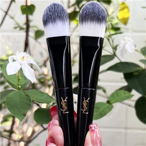 YSL Foundation Brush (Mini Size)