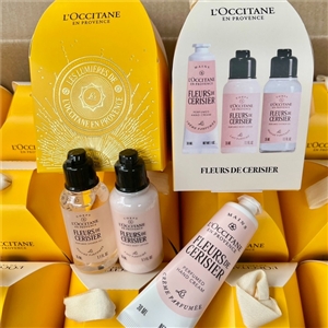 ชมพู L'Occitane Holiday Cherry Blossom Ornament (เคาเตอร์ 690฿)