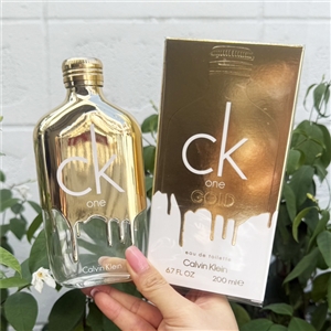 ซีล Calvin Klein CK One Gold Eau De Toilette ขนาด 200ml. (เคาเตอร์ 4,160฿)