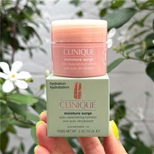 Clinique Moisture Surge Auto-Replenishing Hydrator ขนาด 15ml.