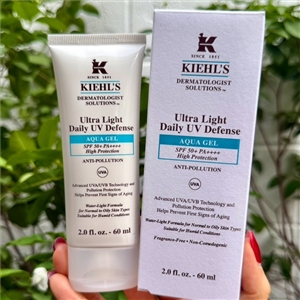 ฟ้า Kiehl's Ultra Light Daily UV Defense Aqua Gel SPF 50 PA++++ 60ml. (เคาเตอร์ 2,620฿)