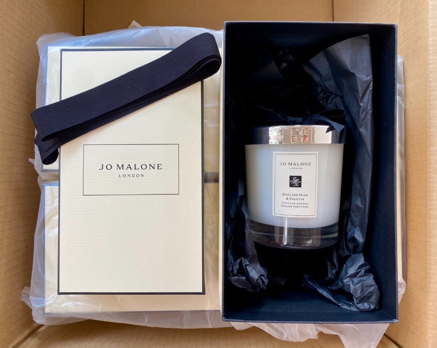 เทียนหอม (น้ำหอม+กล่อง+โบว์) Jo Malone English Pear & Freesia Home Candle 200g. (เคาเตอร์ 3,200฿)