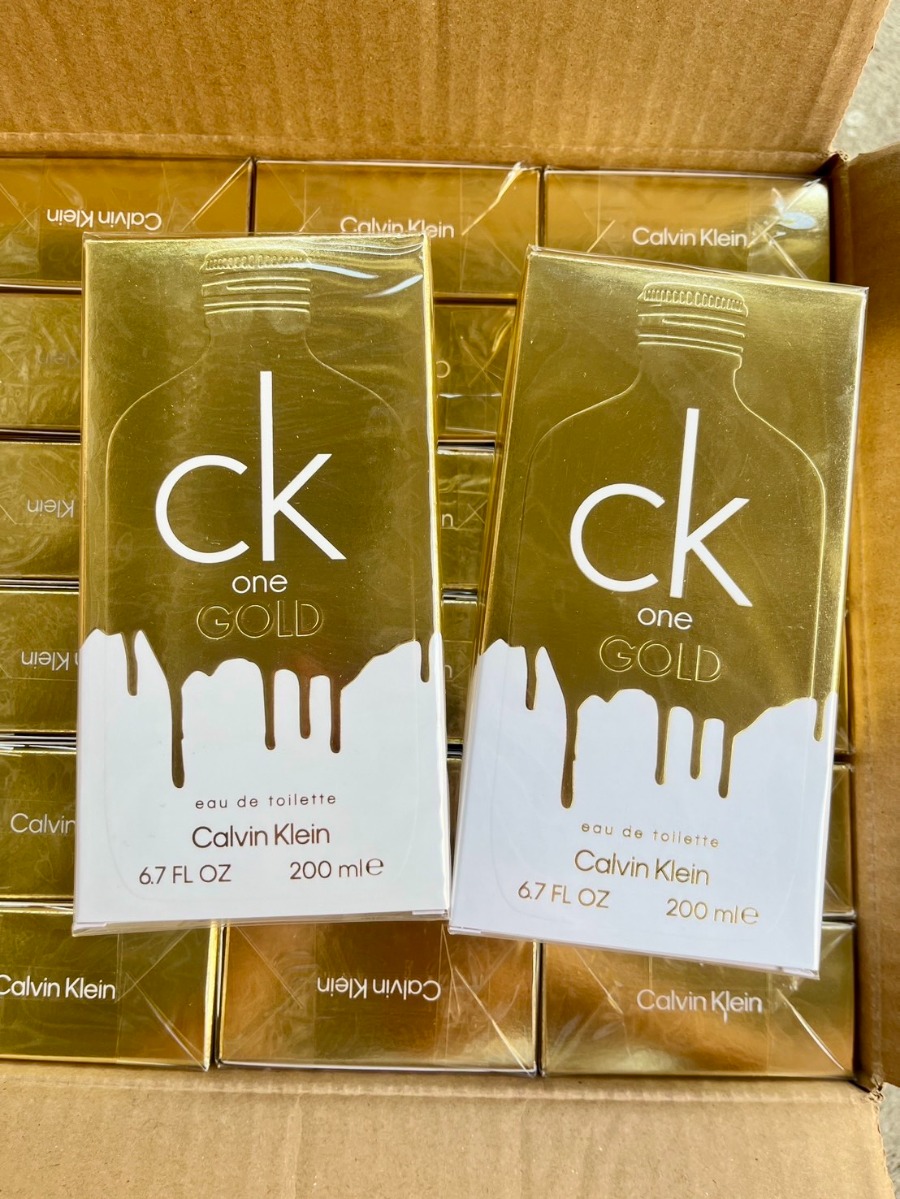 Calvin Klein CK One Gold Eau De Toilette ขนาด 200ml. (เคาเตอร์ 4,160฿)
