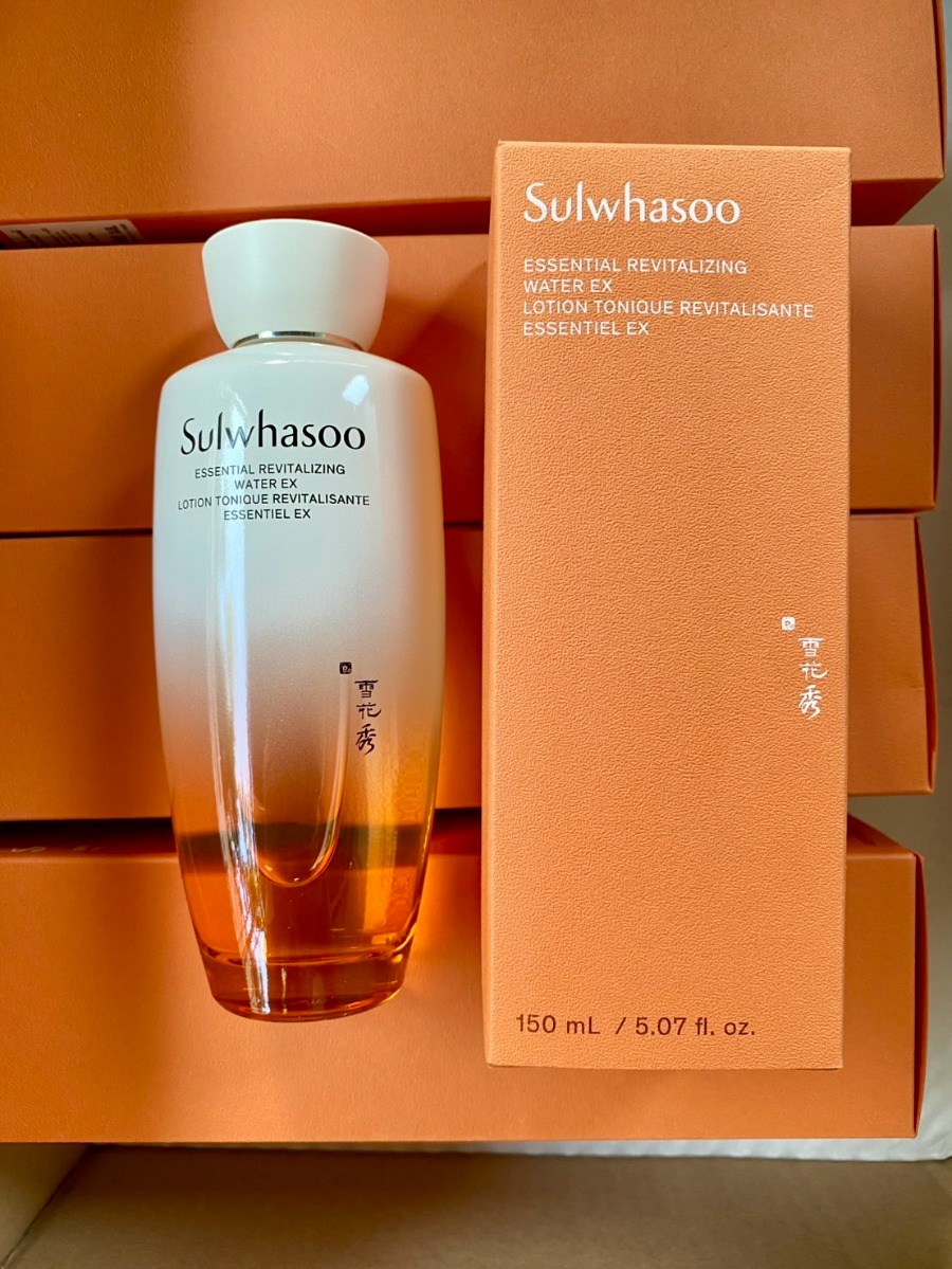 Sulwhasoo Essential Revitalizing Water EX 150ml. (เคาเตอร์ 2,300฿)
