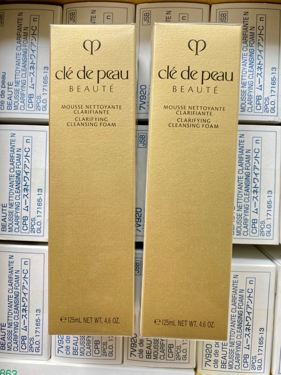 Cle De Peau Beaute Clarifying Cleansing Foam 125ml. (เคาเตอร์ 2,400฿)