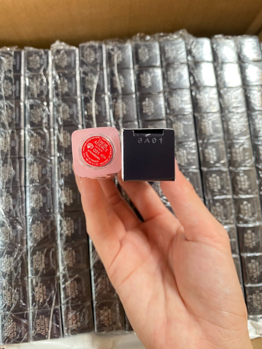 มีกล่อง - Dior Addict Lip Glow 3.5g. #031 Strawberry (เคาเตอร์ 1,700฿)