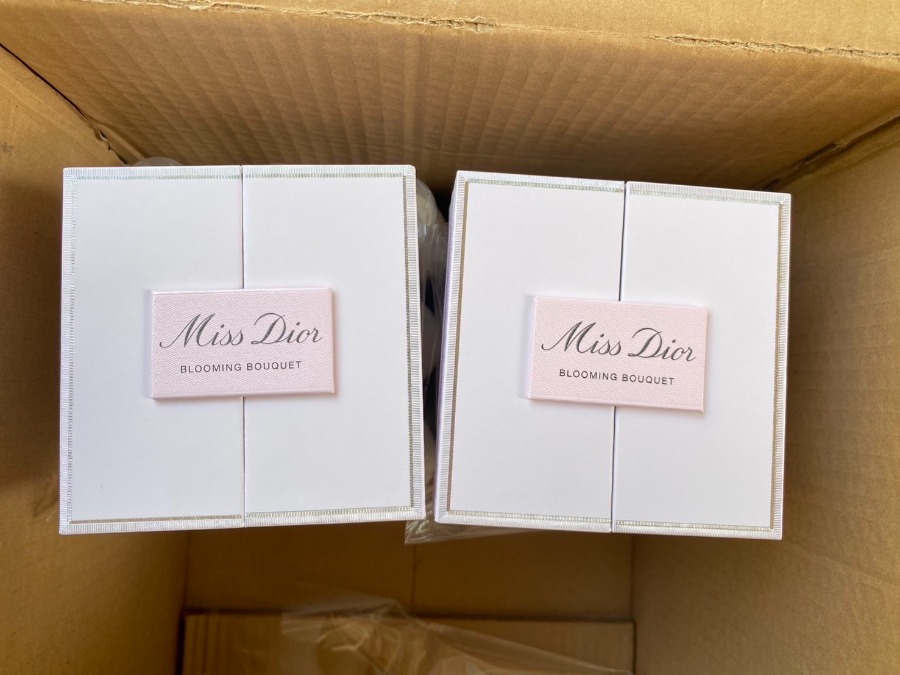 แพ็คเกจใหม่ Miss Dior Blooming Bouquet EDT 5ml. + Body Milk 20ml.