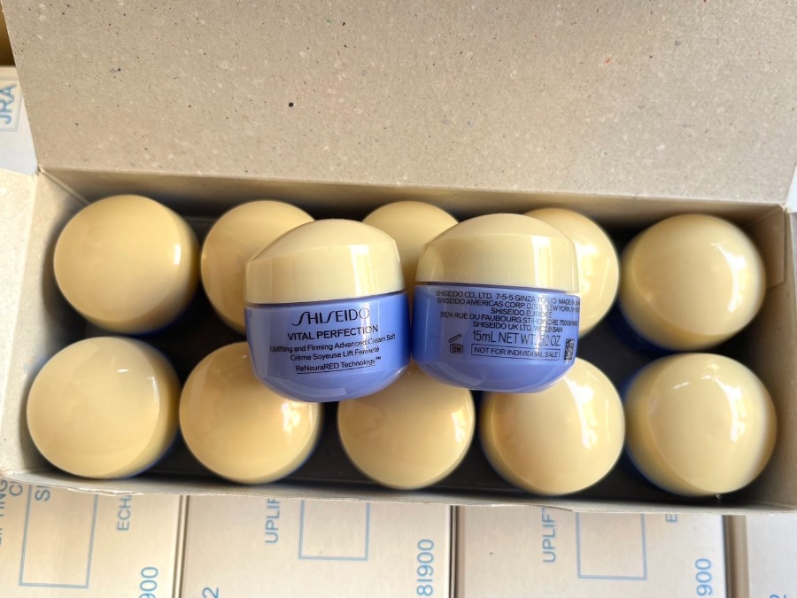 กระปุกฟ้า Shiseido Vital Perfection Uplifting and Firming Advanced Cream Soft 15ml.