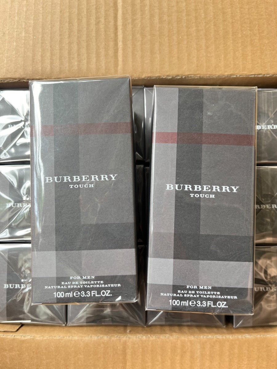 ซีลดำ Burberry Touch For Men Eau de Toilette 100ml. (เคาเตอร์ 3,250฿)