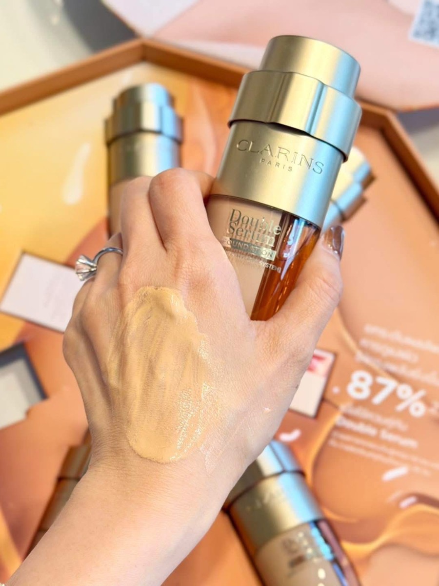 Clarins Double Serum Foundation 30ml. #M2N (เคาเตอร์ 2,500฿)