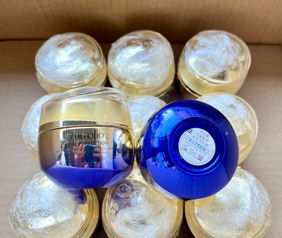 NoBoxไม่มีกล่อง - Shiseido Vital Perfection Uplifting and Firming Advanced Cream Soft 50ml. (เคาเตอร์ 4,500฿)
