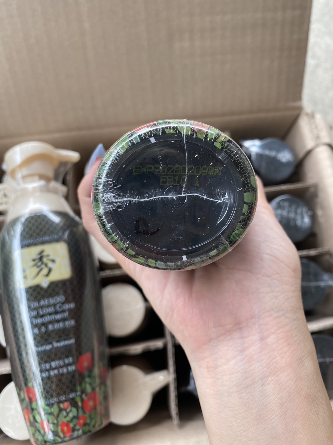 ครีมนวด - Daeng Gi Meo Ri Dlae Soo Hair Loss Care Treatment 400ml.